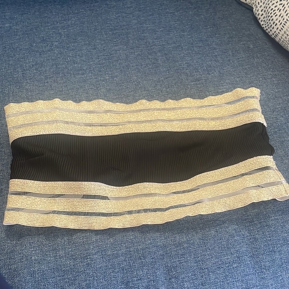 Black and gold bikini - Picture 4 of 6